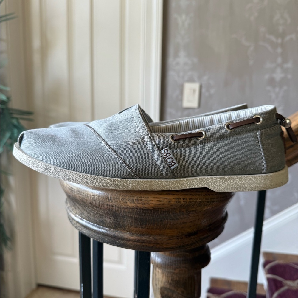 BOBS by SKETCHERS grey with leather trim ladies US size 9 very good condition - Picture 2 of 8